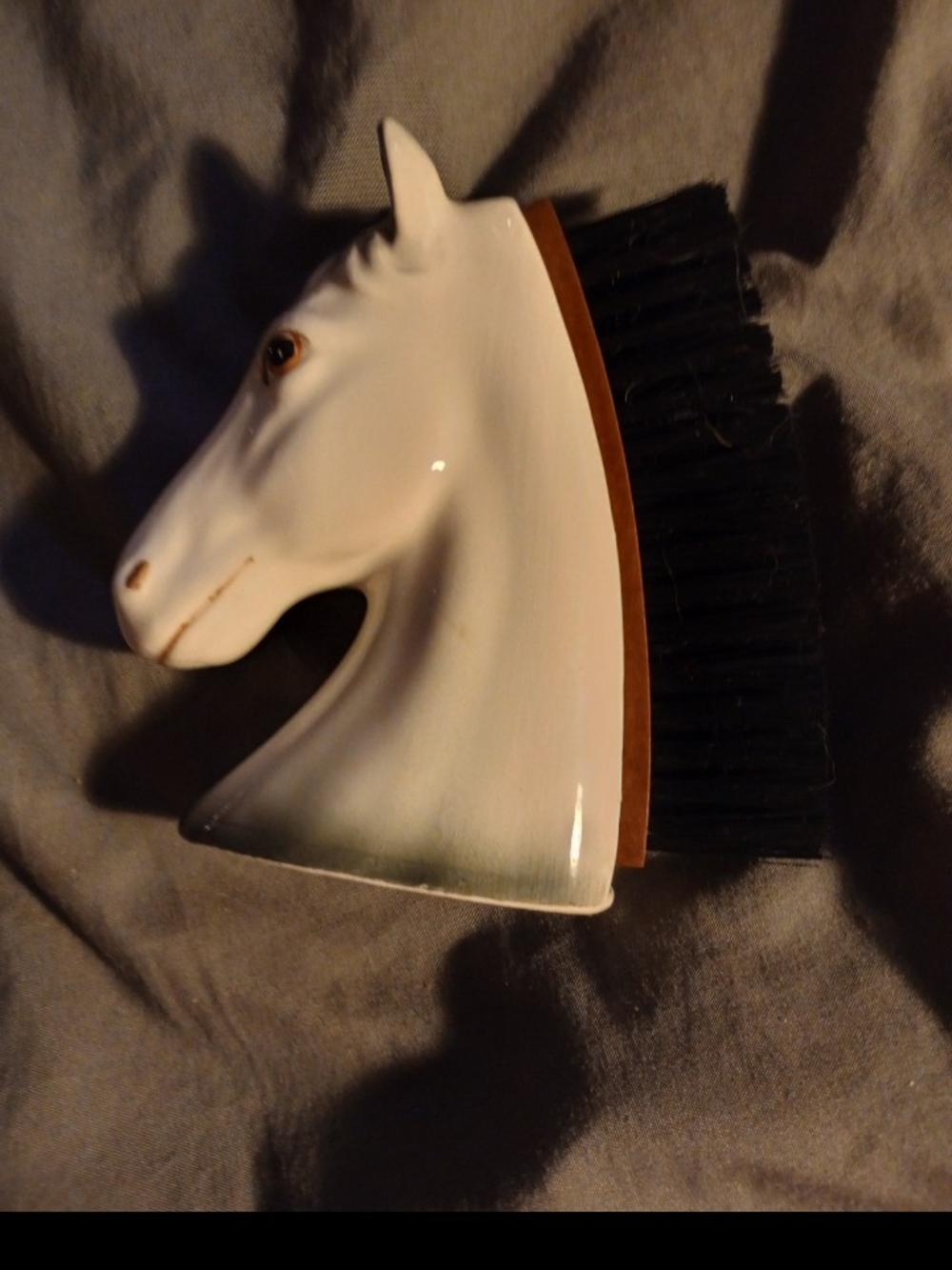Decorative White Ceramic Horse Head Brush - Home Art